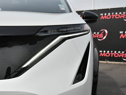 Used 2024 Nissan Ariya FWD image 11