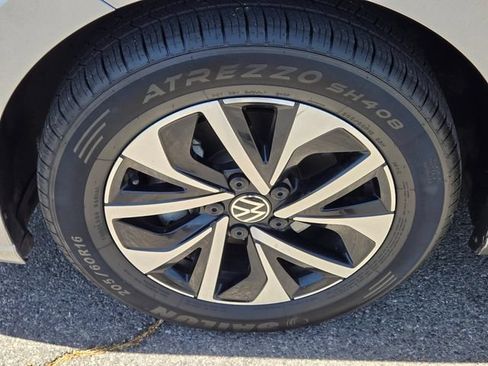 Used 2025 Volkswagen Jetta S FWD image 10