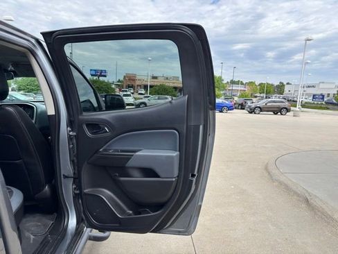 Used 2022 Chevrolet Colorado Z71 w/ Safety Package AWD/4WD image 26