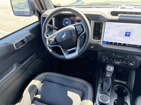 New 2026 Ford Bronco Outer Banks w/ Sasquatch Package AWD/4WD image 14