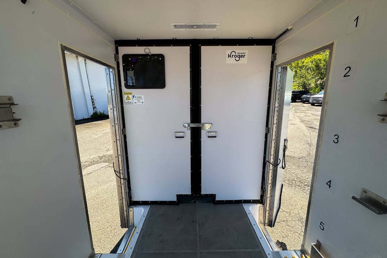 Used 2024 Ford E-350 and Econoline 350 Super Duty RWD image 17
