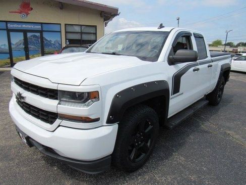 Used 2018 Chevrolet Silverado 1500 Custom w/ Custom Value Package AWD/4WD image 2