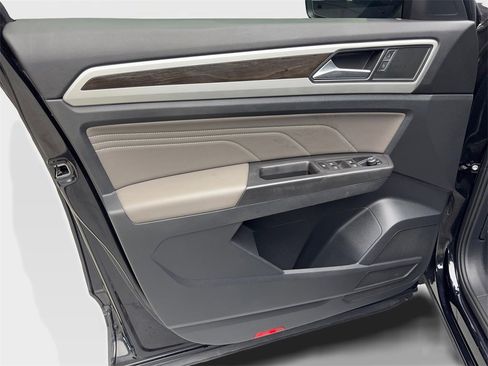 Used 2022 Volkswagen Atlas SE image 31