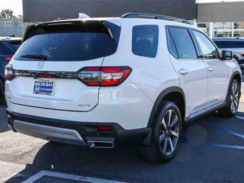 Used 2023 Honda Pilot Elite image 6