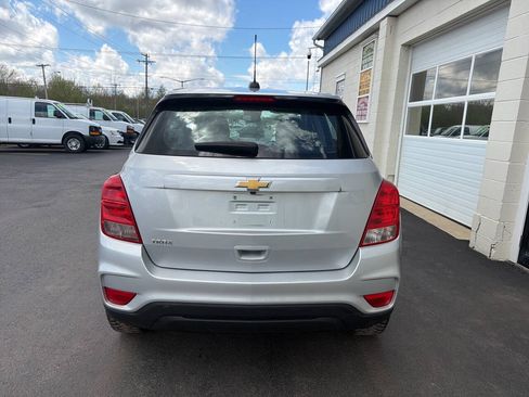 Used 2020 Chevrolet Trax LS FWD image 6