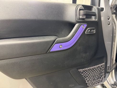 Used 2018 Jeep Wrangler Unlimited Sahara AWD/4WD image 2