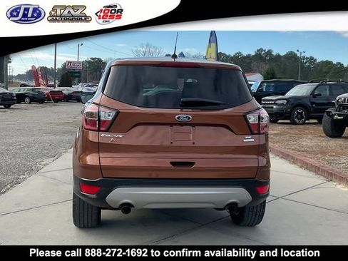 Used 2017 Ford Escape SE image 6