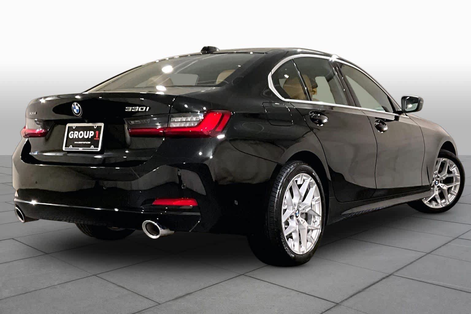 Used 2025 BMW 330i xDrive Sedan w/ Premium Package AWD/4WD image 12