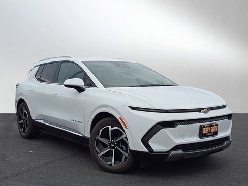 Used 2024 Chevrolet Equinox EV LT image 1