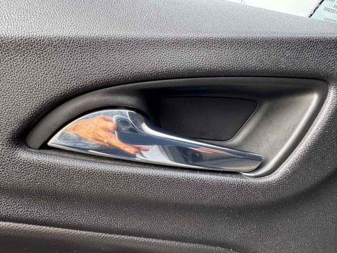 Used 2018 Chevrolet Equinox LT FWD image 43