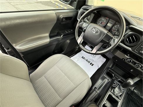 Used 2017 Toyota Tacoma 2WD Access Cab image 8