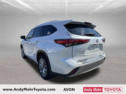 Used 2023 Toyota Highlander Platinum AWD/4WD image 6