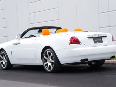 Used 2017 Rolls-Royce Dawn RWD image 35