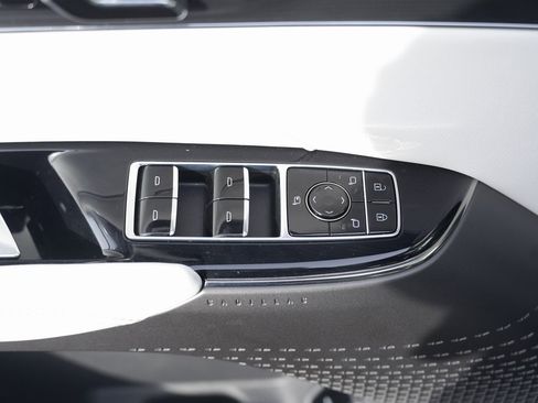 Used 2024 Cadillac Lyriq Luxury image 26