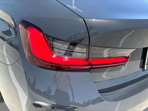 Used 2024 BMW 330i Sedan w/ Premium Package RWD image 27