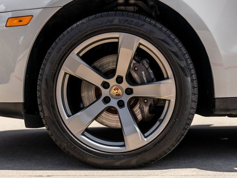 Used 2024 Porsche Macan AWD/4WD image 14