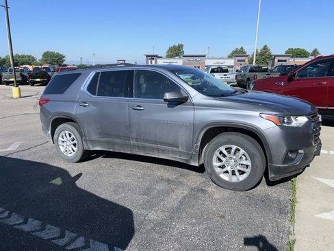 Used 2021 Chevrolet Traverse LT w/ LPO, Floor Liner Package AWD/4WD image 5