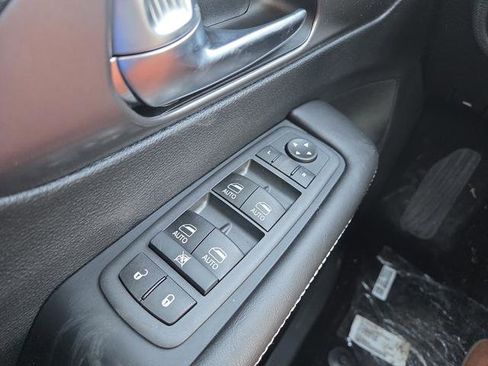 New 2026 Chrysler Pacifica Select w/ S Appearance Package image 28