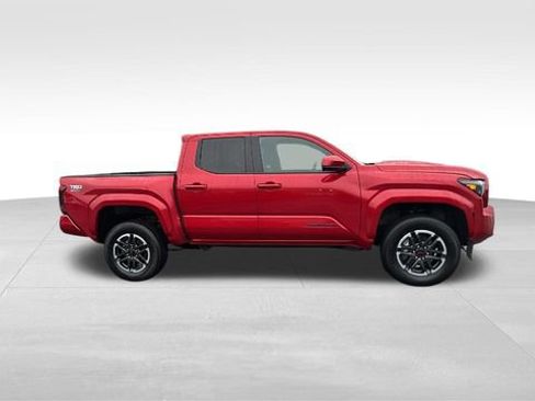 Used 2025 Toyota Tacoma TRD Sport AWD/4WD image 33