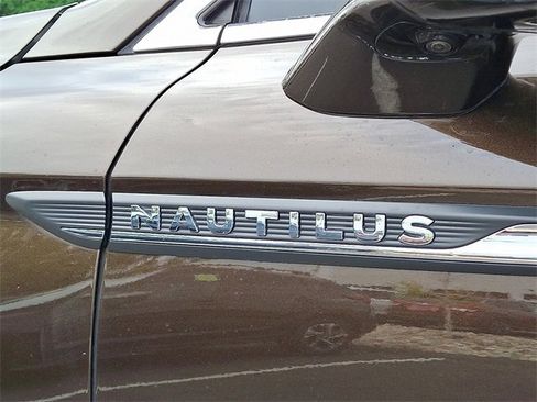 Used 2019 Lincoln Nautilus Reserve w/ Drivers Assistance Package image 34