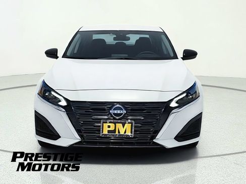 Used 2025 Nissan Altima 2.5 SV FWD image 3