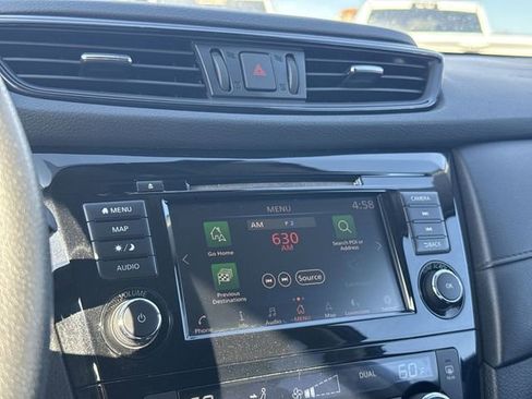 Used 2019 Nissan Rogue SV w/ Sun & Sound Touring Package image 16