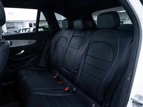 Used 2019 Mercedes-Benz GLC 350e 4MATIC w/ Premium Package image 20