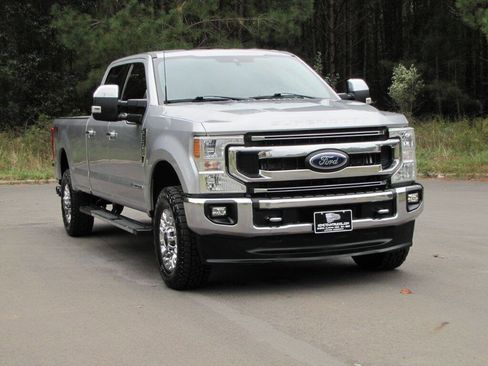 Used 2022 Ford F350 XLT w/ XLT Premium Package image 8
