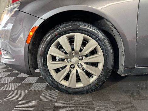 Used 2016 Chrysler 200 LX image 7
