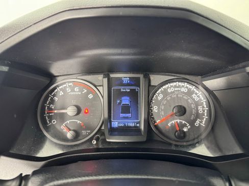 Used 2020 Toyota Tacoma SR image 21