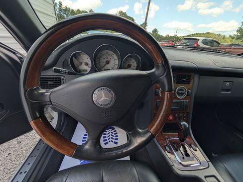 Used 2002 Mercedes-Benz SLK 320 image 8