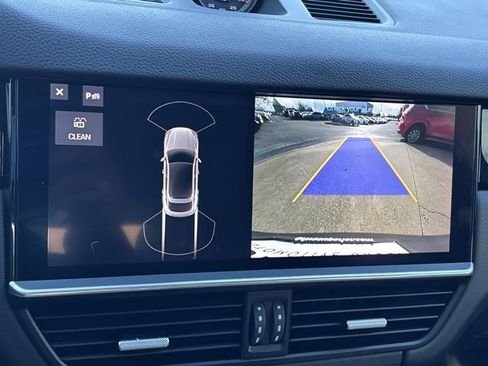 Used 2021 Porsche Cayenne Base image 36
