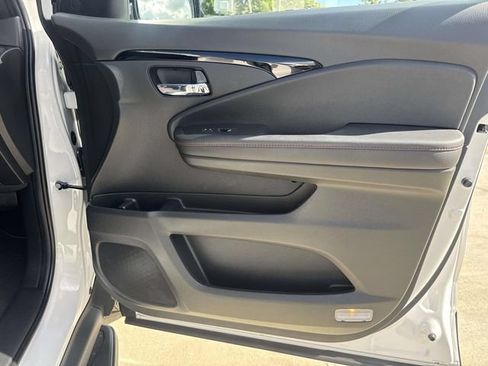 Used 2025 Honda Ridgeline Black Edition image 14