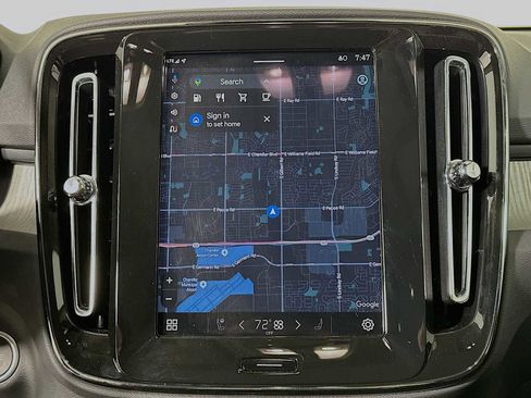 Used 2025 Volvo XC40 B5 Core w/ Protection Package Premier image 14