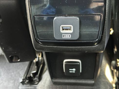 Used 2025 Jeep Compass Limited AWD/4WD image 32