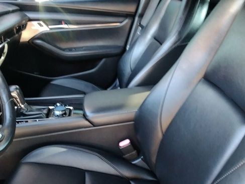 Used 2019 MAZDA MAZDA3 Hatchback w/ Preferred Package FWD image 7