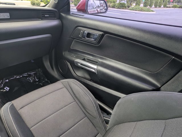 Used 2016 Ford Mustang Coupe RWD image 18