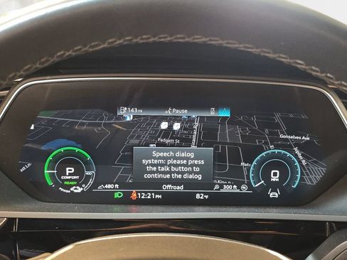 Used 2023 Audi e-tron Premium Plus w/ Premium Plus Package AWD/4WD image 25