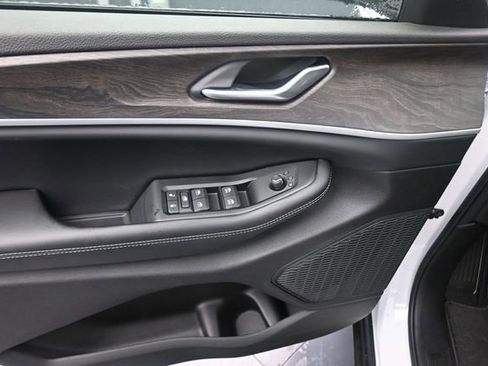 New 2026 Jeep Grand Cherokee Altitude AWD/4WD image 29