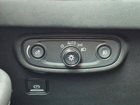 Used 2023 GMC Terrain SLT AWD/4WD image 15