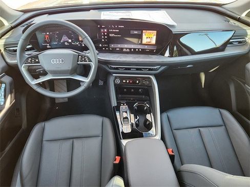 New 2025 Audi Q5 2.0T Premium image 25
