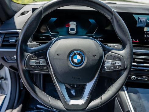 Used 2024 BMW i4 eDrive35 w/ Premium Package RWD image 5
