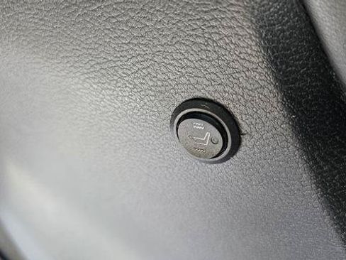 Used 2021 Nissan Kicks SV FWD image 28