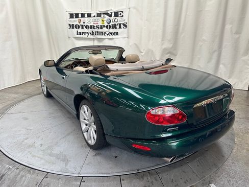 Used 2005 Jaguar XK8 Convertible image 3