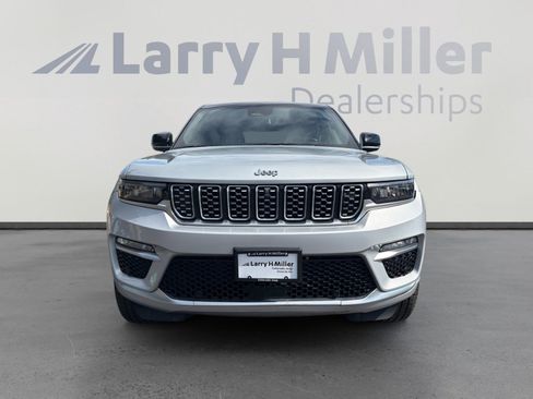 Used 2022 Jeep Grand Cherokee Summit AWD/4WD image 8