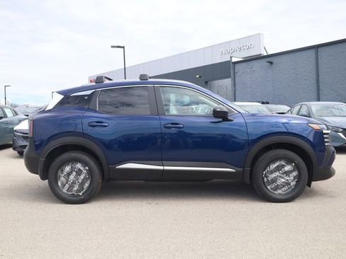 New 2026 Nissan Kicks SV w/ SV Premium Package image 3