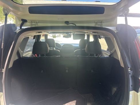 Used 2023 Kia Soul GT-Line image 23