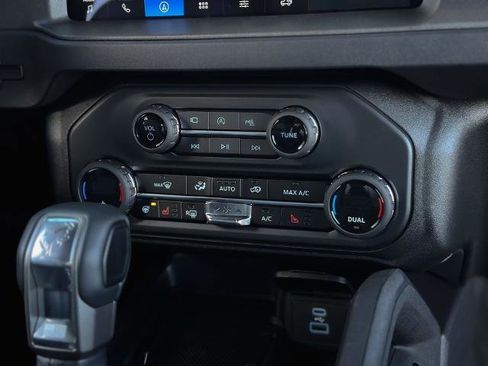 New 2025 Ford Bronco Badlands image 10