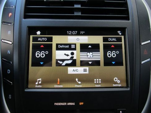 Used 2016 Lincoln MKC Premiere image 45