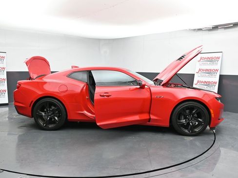 Used 2020 Chevrolet Camaro LT image 27